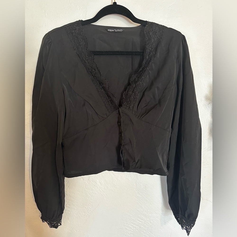 SHEIN Black Lace Trim V-Neck Crop Long Sleeve Top